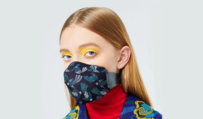applying technique of an anti-pollution mask